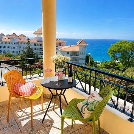 Ocean Breeze Apartment